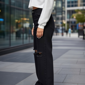Ripped Knee Wide Leg Jeans – Black
